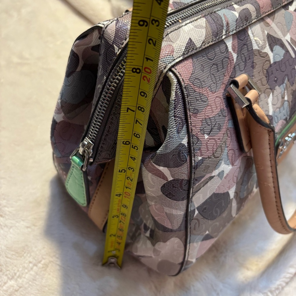 🔥Guess Multicolor Camouflage Satchel - Picture 12 of 14